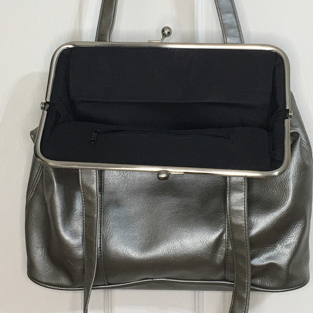 Large Gray/Pewter Metal Framed Purse - Picture 4 of 4